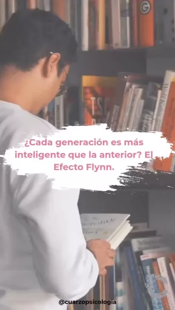 🤔¿Alguna vez has escuchado decir que la #inteligencia del ser humano se va incrementando con el paso del tiempo? Resulta curioso pensarlo, ¿no? ¿Acaso seremos “superinteligentes” dentro de 200 o 300 años más?

ℹ️Esta afirmación surge del llamado Efecto Flynn. La inteligencia es uno de los constructos que más interés generó en los inicios de la psicología como disciplina, lo que llevo a diseñar muchas de las primeras pruebas de medida del rendimiento cognitivo empíricamente fiables. Y el resto, es historia: en las siguientes décadas del siglo XX, los test de inteligencia permitieron recoger gran cantidad de información relevante sobre las habilidades de una persona o un grupo. Por tanto, estas pruebas se han ido actualizando respaldadas por una gran cantidad y variedad de datos poblacionales.

🧐Es entonces cuando James Flynn, psicólogo dedicado a investigar sobre el cociente intelectual y otros aspectos de la medición de la inteligencia, se percata de que el CI sigue un curioso y consistente patrón: el promedio de esta puntuación se incrementa con el paso del tiempo y los grupos generacionales, siendo mayor en las generaciones más jóvenes. Es decir: el “Efecto Flynn”.

❓Así pues, ¿significa esto que las generaciones futuras serán, de media, más inteligentes que las actuales? No exactamente. Estudios más recientes señalan que, en países con mayor poder adquisitivo, el CI promedio parece haber alcanzado una meseta en su incremento, si no un ligero retroceso. Se habla ya del efecto “anti-Flynn”. Y es que con la mayor homogeneización de recursos educativos, sanitarios y socioculturales, así como la disminución de los “retos cognitivos” del entorno, el esfuerzo para adaptarnos es algo menor. 

Tenemos buena salud y resolvemos más fácilmente los problemas cotidianos. Y esto significa no que seamos menos inteligentes, sino que, hoy por hoy, vivimos algo más tranquilos.

#psicología #saludmental #psicólogosretiro #cuarzopsicología